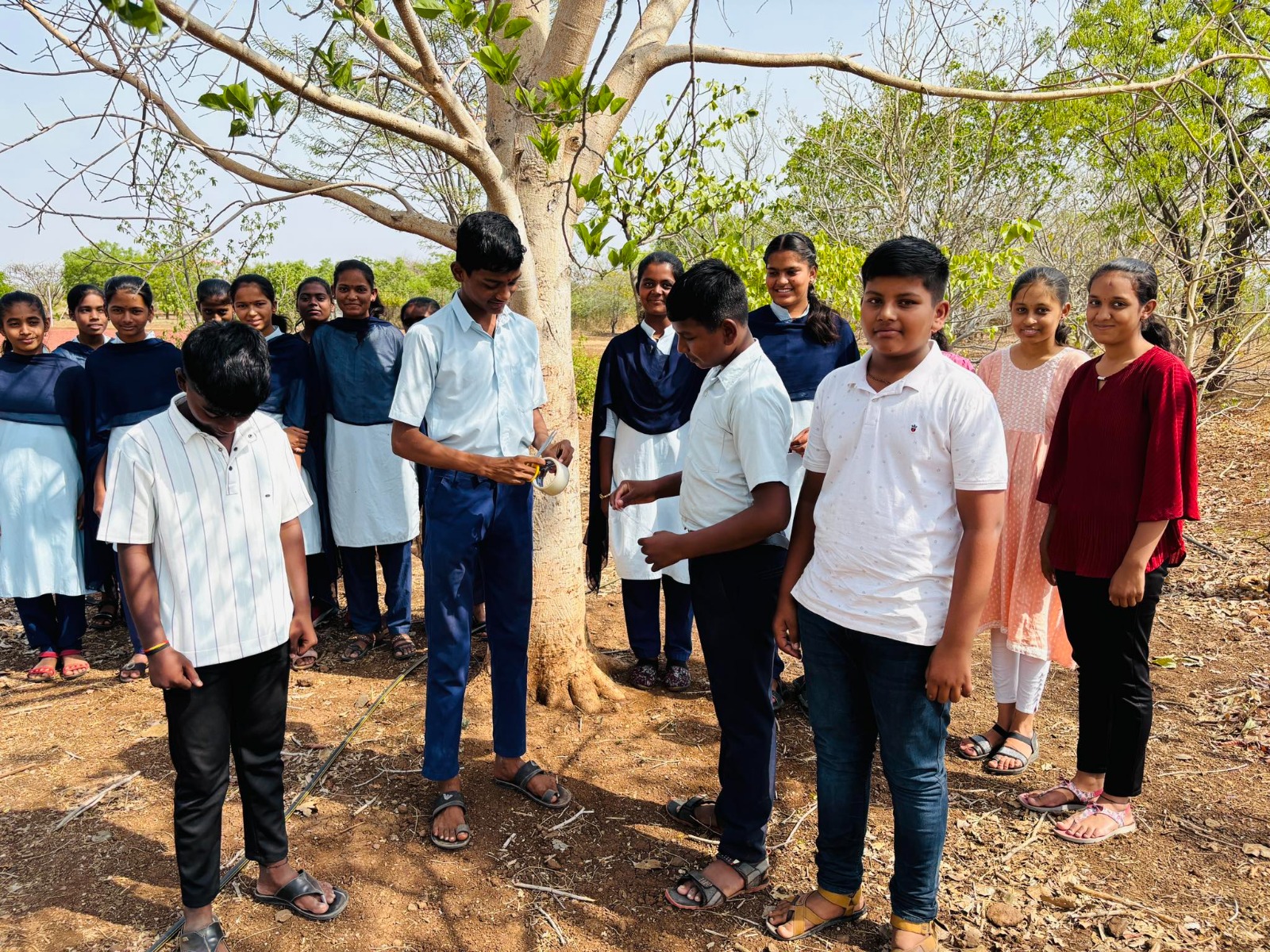 विद्यार्थी एकत्र